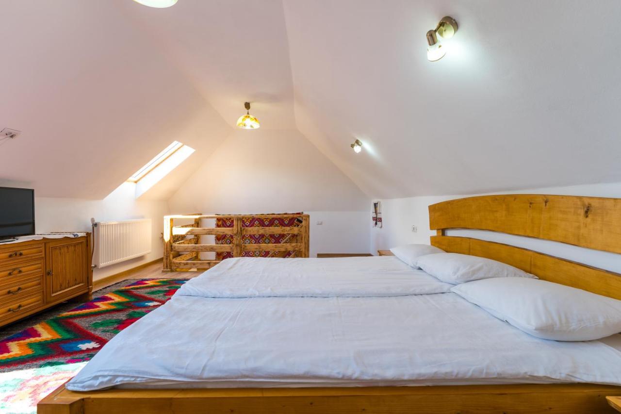 Affittacamere Pensiunea Casa Traditiilor 3*