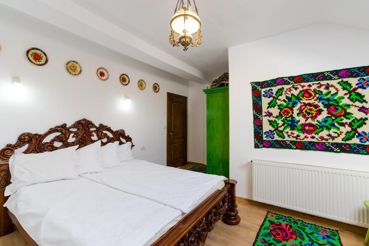 Pensiunea Casa Traditiilor Guest house 3*