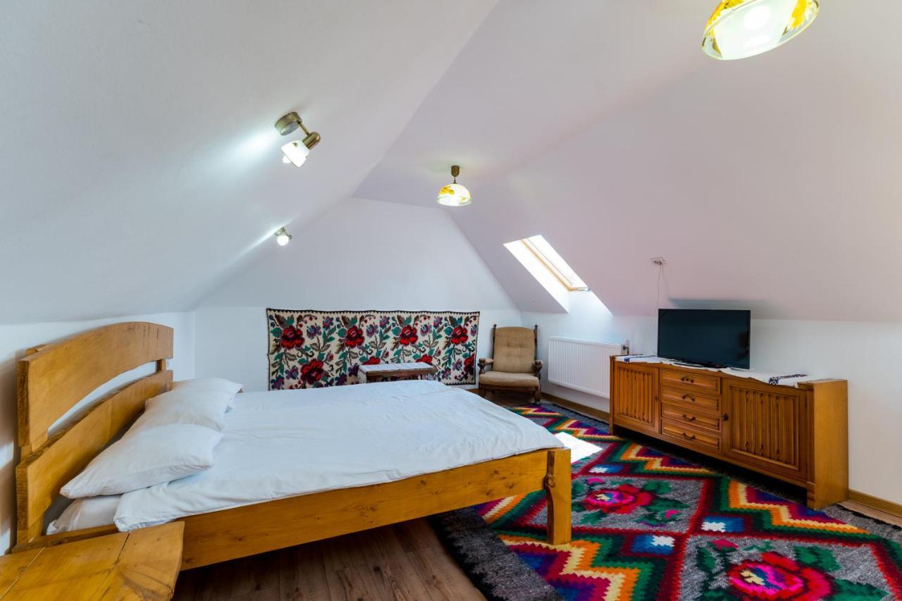Guest house Pensiunea Casa Traditiilor